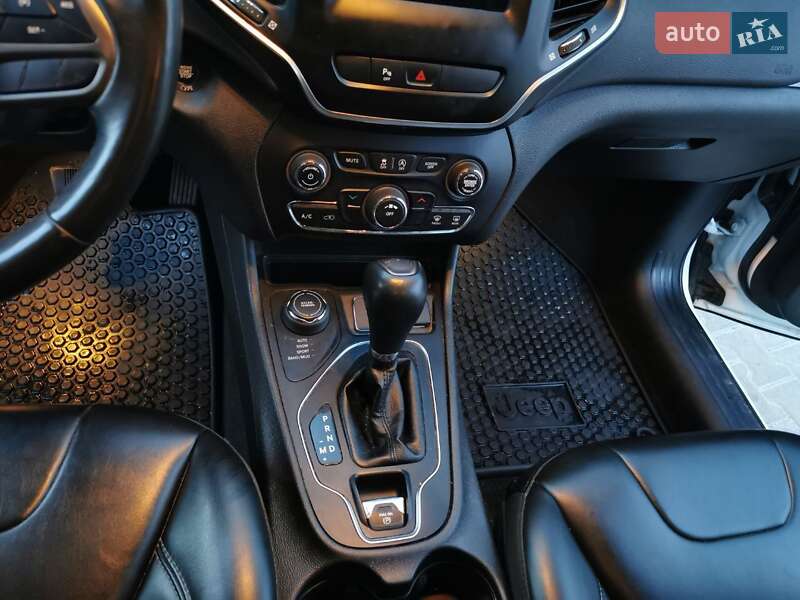 Внедорожник / Кроссовер Jeep Cherokee 2019 в Киеве фото 5 Внедорожник / Кроссовер Jeep Cherokee 2019 в Киеве