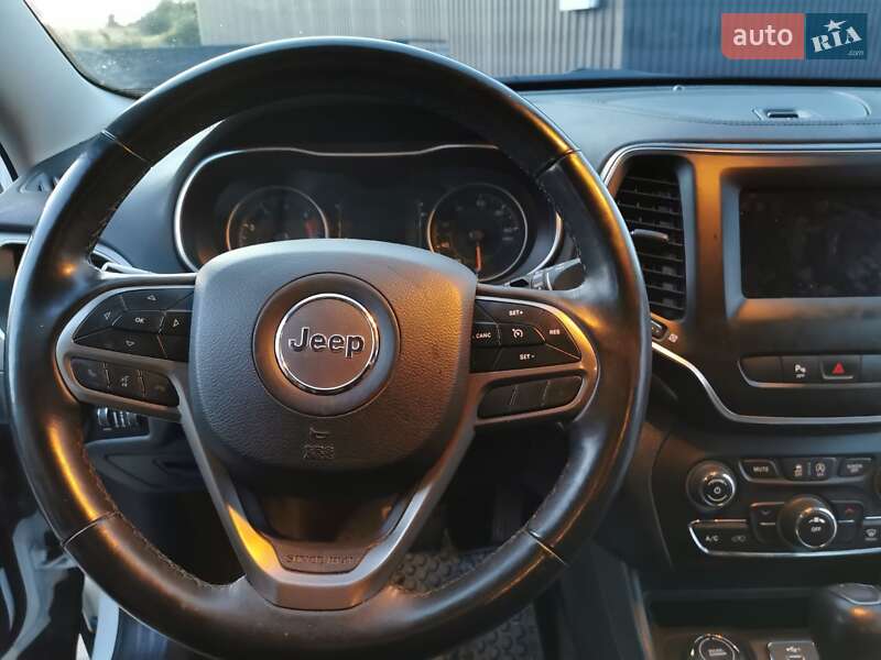 Внедорожник / Кроссовер Jeep Cherokee 2019 в Киеве фото 9 Внедорожник / Кроссовер Jeep Cherokee 2019 в Киеве