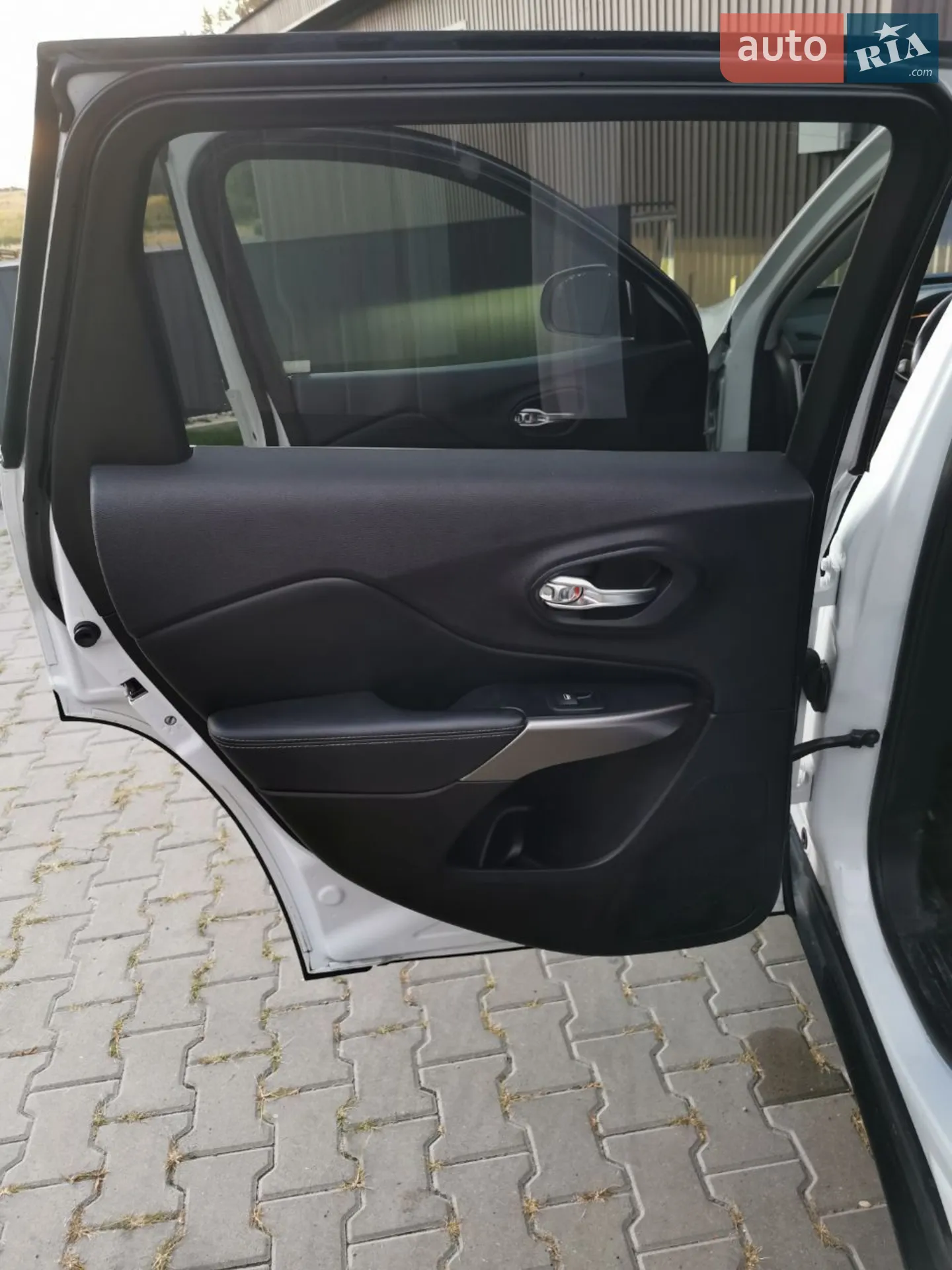 2019 Jeep Cherokee - мініатюра 15