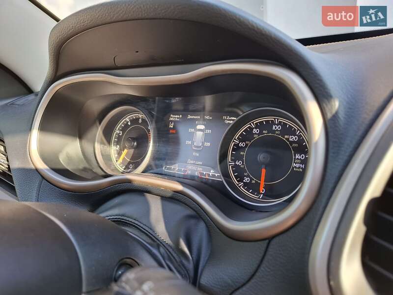 Внедорожник / Кроссовер Jeep Cherokee 2016 в Полтаве