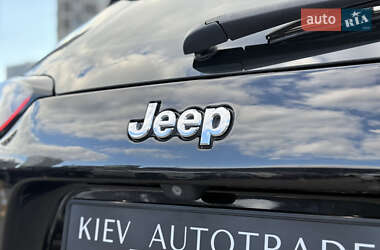 Внедорожник / Кроссовер Jeep Cherokee 2018 в 