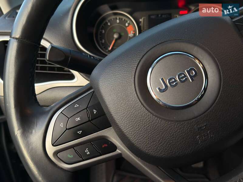 Внедорожник / Кроссовер Jeep Cherokee 2018 в Харькове