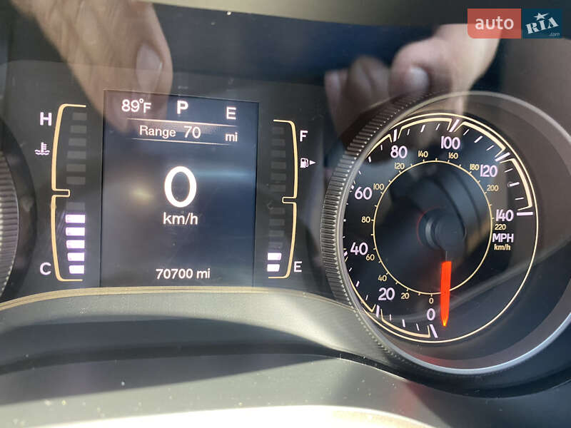 Внедорожник / Кроссовер Jeep Cherokee 2016 в Черновцах