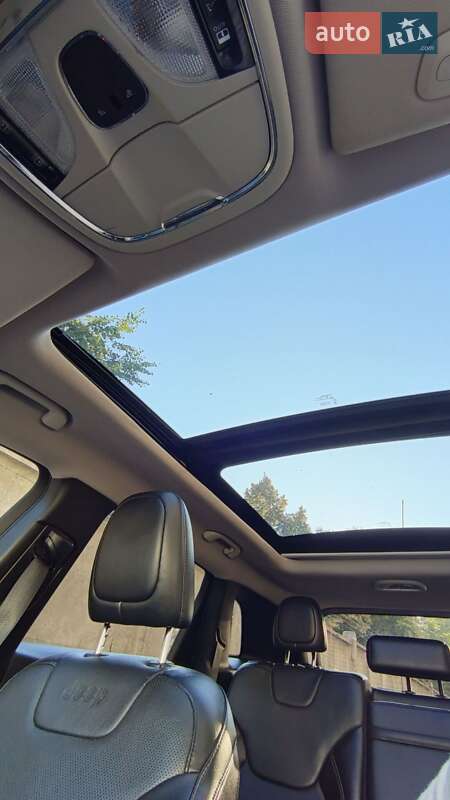 Внедорожник / Кроссовер Jeep Cherokee 2014 в Киеве