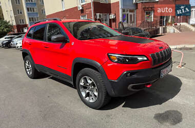 Внедорожник / Кроссовер Jeep Cherokee 2018 в 