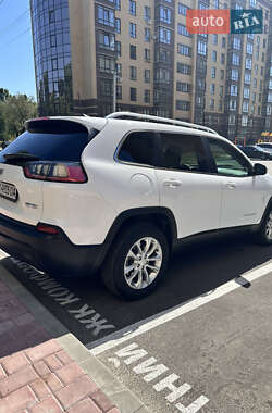 Внедорожник / Кроссовер Jeep Cherokee 2018 в 