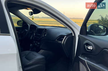 Внедорожник / Кроссовер Jeep Cherokee 2021 в 