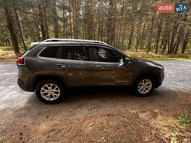 Внедорожник / Кроссовер Jeep Cherokee 2016 в Городне