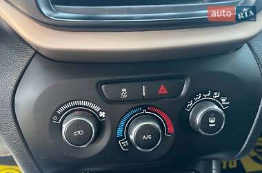 Внедорожник / Кроссовер Jeep Cherokee 2017 в 