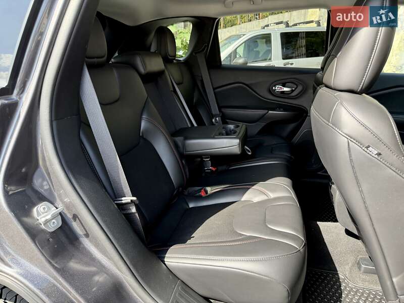 Внедорожник / Кроссовер Jeep Cherokee 2020 в Харькове