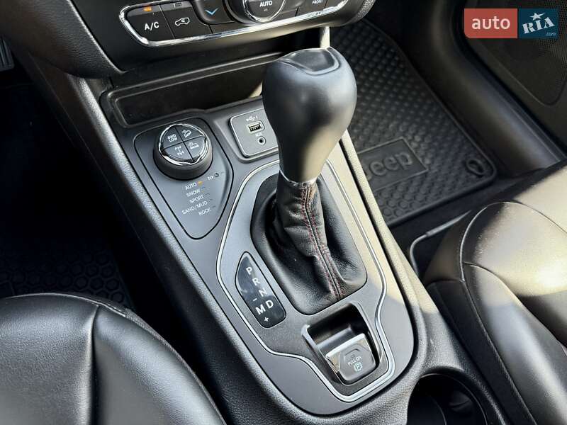 Внедорожник / Кроссовер Jeep Cherokee 2020 в Харькове