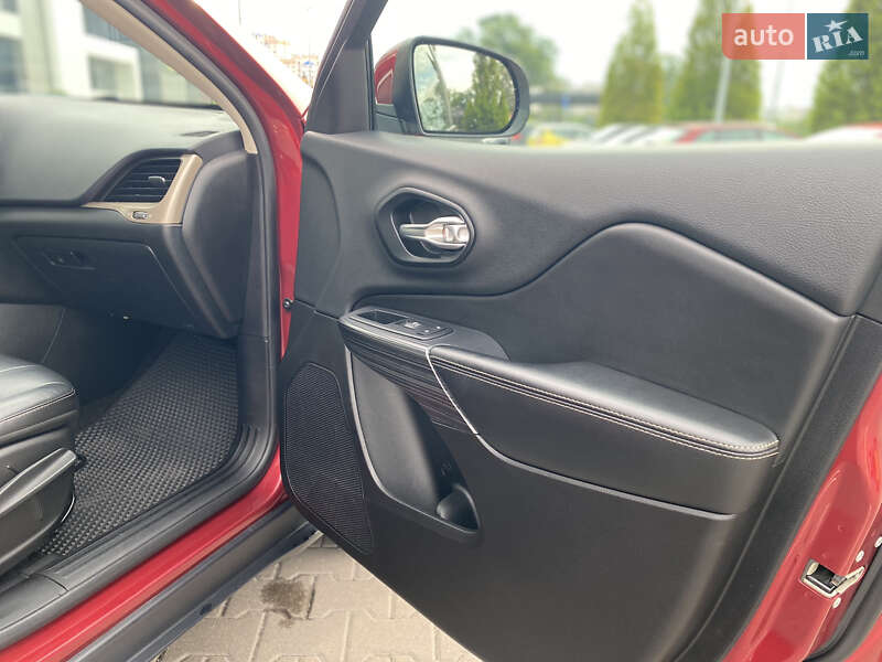 Внедорожник / Кроссовер Jeep Cherokee 2015 в Буче фото 24 Внедорожник / Кроссовер Jeep Cherokee 2015 в Буче