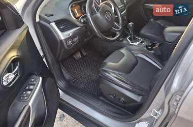Внедорожник / Кроссовер Jeep Cherokee 2017 в 