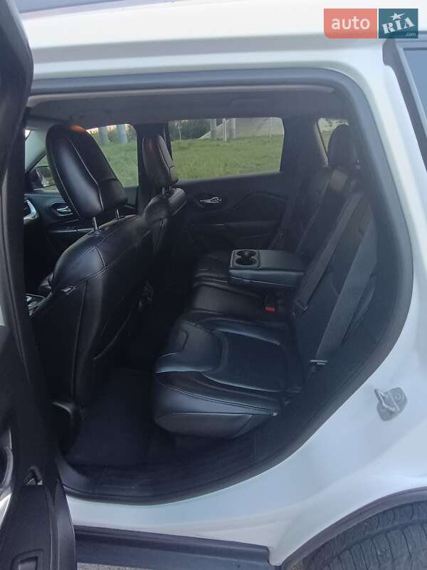 Позашляховик / Кросовер Jeep Cherokee 2015 в Харкові фото 2 Позашляховик / Кросовер Jeep Cherokee 2015 в Харкові