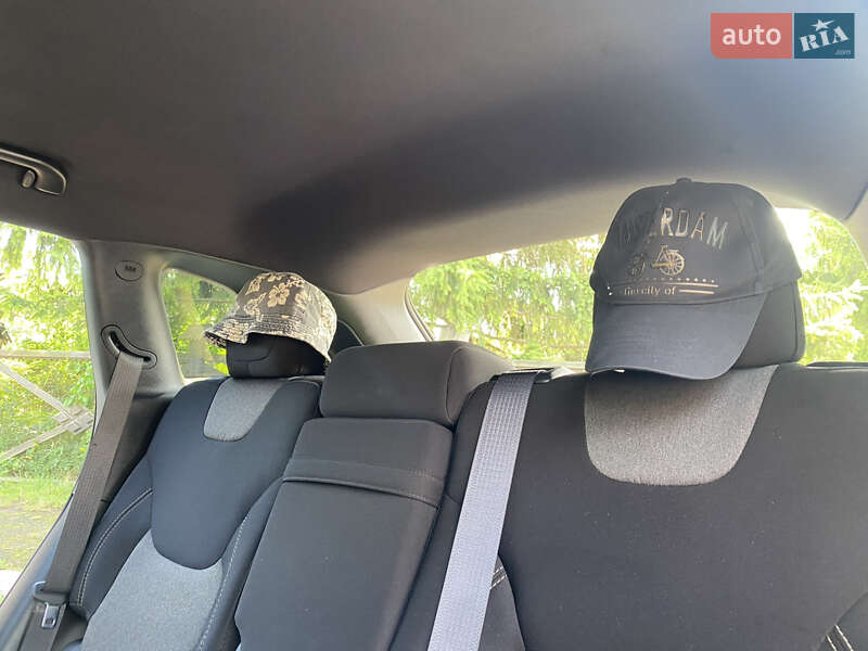 Внедорожник / Кроссовер Jeep Cherokee 2016 в Черновцах