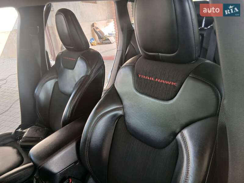 Внедорожник / Кроссовер Jeep Cherokee 2017 в Джурине фото 4 Внедорожник / Кроссовер Jeep Cherokee 2017 в Джурине