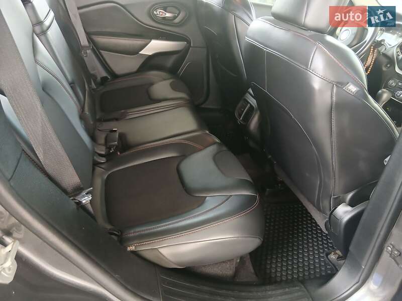 Внедорожник / Кроссовер Jeep Cherokee 2017 в Джурине фото 16 Внедорожник / Кроссовер Jeep Cherokee 2017 в Джурине