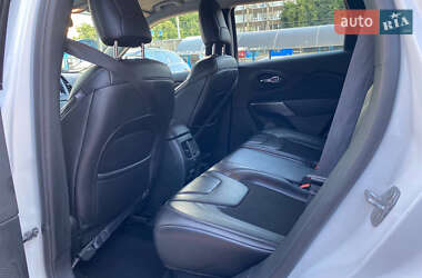 Внедорожник / Кроссовер Jeep Cherokee 2018 в 