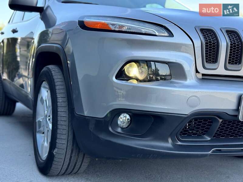 Внедорожник / Кроссовер Jeep Cherokee 2017 в Ровно