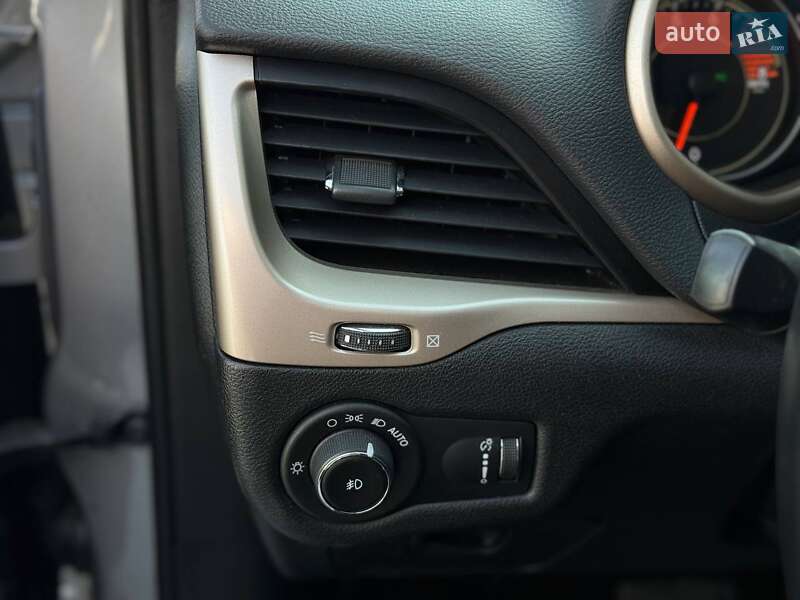 Внедорожник / Кроссовер Jeep Cherokee 2017 в Ровно