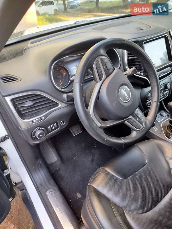 Внедорожник / Кроссовер Jeep Cherokee 2018 в Каменец-Подольском