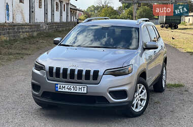 Внедорожник / Кроссовер Jeep Cherokee 2020 в 