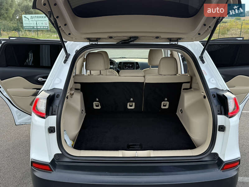 Внедорожник / Кроссовер Jeep Cherokee 2019 в Ровно