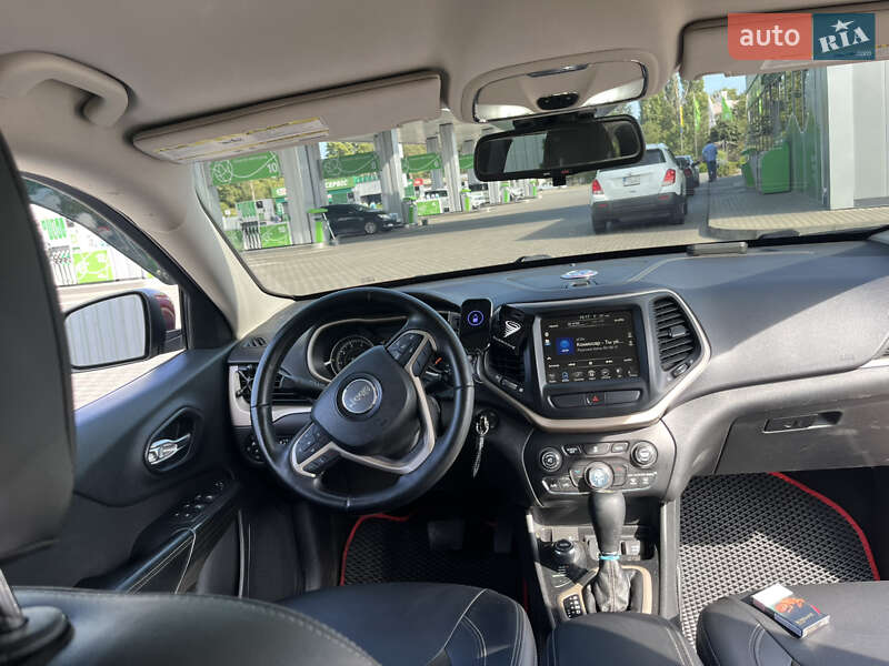 Позашляховик / Кросовер Jeep Cherokee 2015 в Одесі