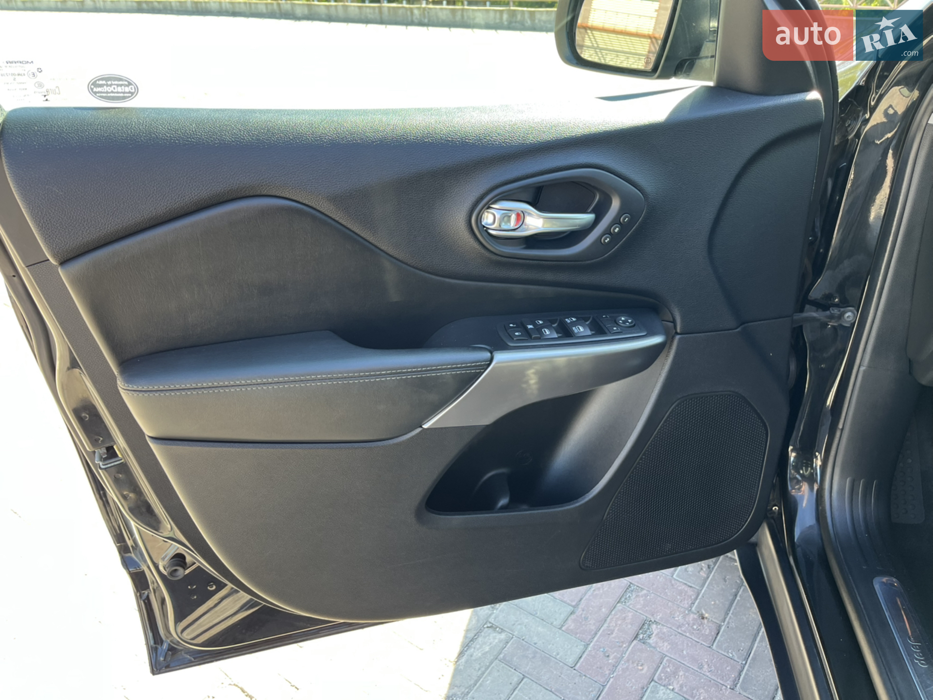 2019 Jeep Cherokee - мініатюра 16