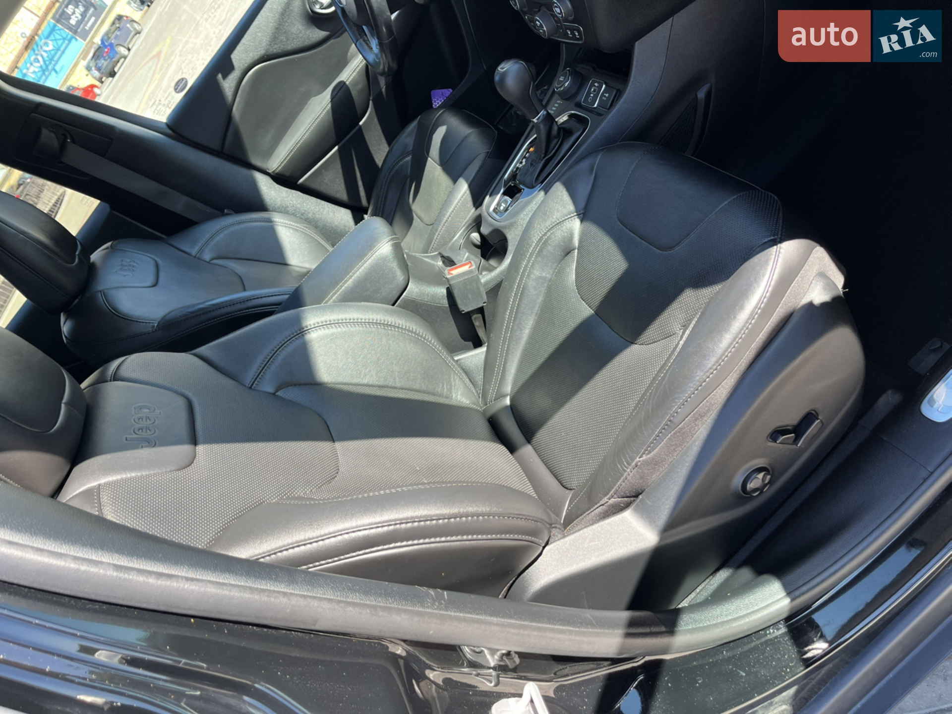 2019 Jeep Cherokee - мініатюра 28