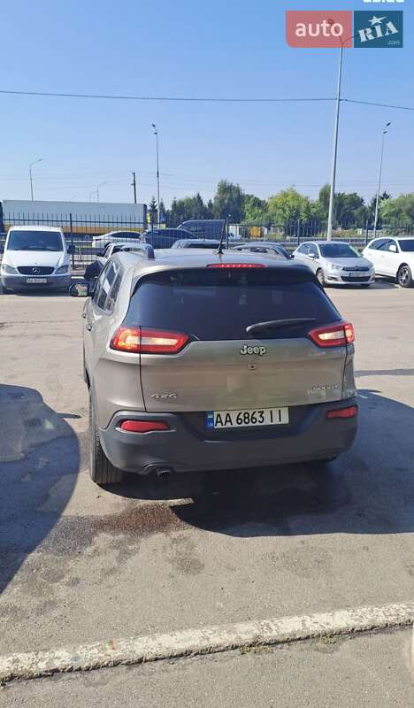 Внедорожник / Кроссовер Jeep Cherokee 2017 в Киеве