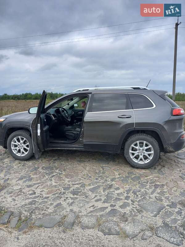 Позашляховик / Кросовер Jeep Cherokee 2014 в Рівному