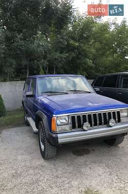 Внедорожник / Кроссовер Jeep Cherokee 1985 в Рогатине