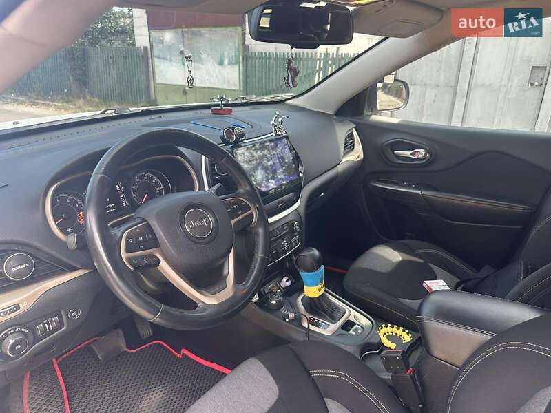 Позашляховик / Кросовер Jeep Cherokee 2013 в Житомирі