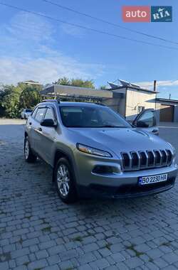 Внедорожник / Кроссовер Jeep Cherokee 2015 в 