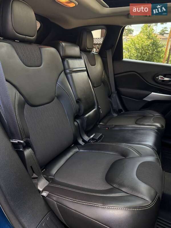 Внедорожник / Кроссовер Jeep Cherokee 2018 в Ахтырке