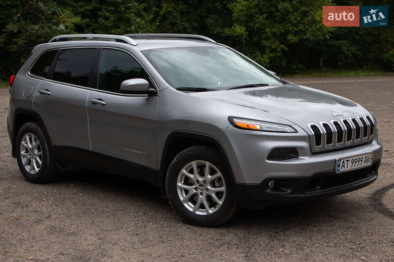 Внедорожник / Кроссовер Jeep Cherokee 2016 в Калуше