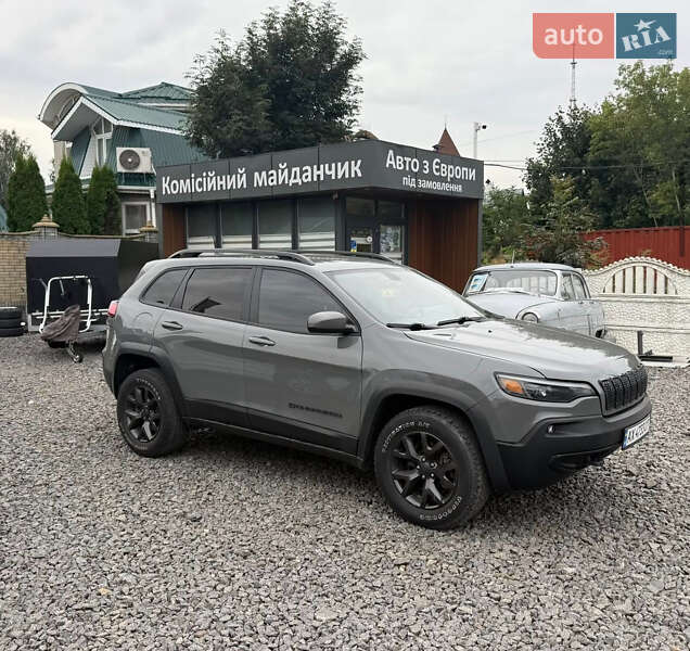 Внедорожник / Кроссовер Jeep Cherokee 2020 в 