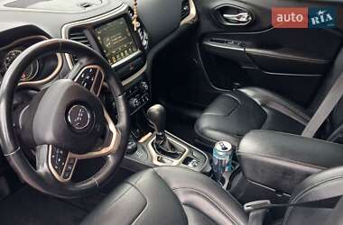 Внедорожник / Кроссовер Jeep Cherokee 2016 в 