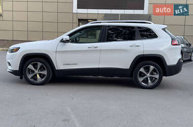 Внедорожник / Кроссовер Jeep Cherokee 2019 в 