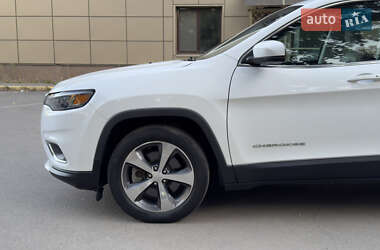Внедорожник / Кроссовер Jeep Cherokee 2019 в 