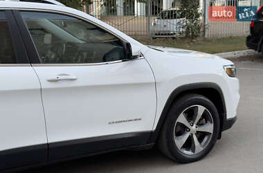 Внедорожник / Кроссовер Jeep Cherokee 2019 в 