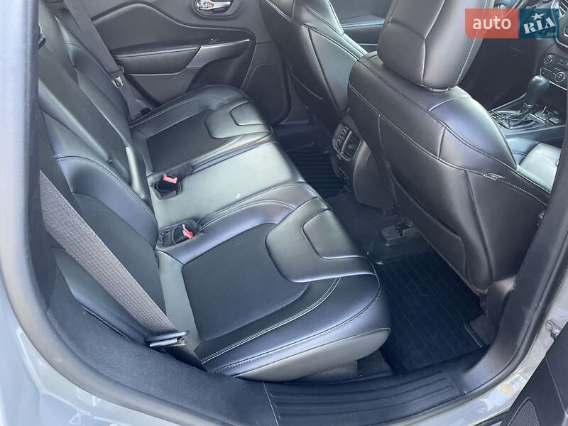 Позашляховик / Кросовер Jeep Cherokee 2019 в Дніпрі