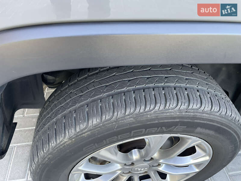 Позашляховик / Кросовер Jeep Cherokee 2019 в Дніпрі