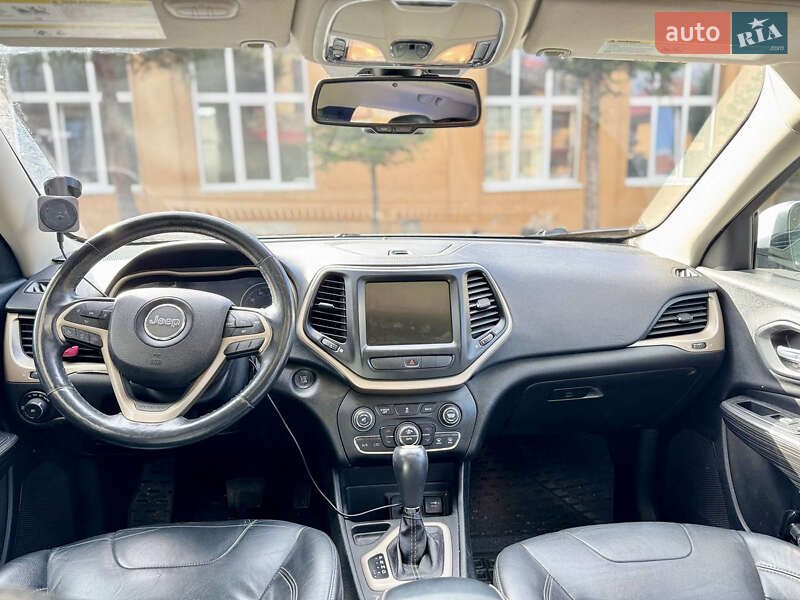 Позашляховик / Кросовер Jeep Cherokee 2013 в Львові