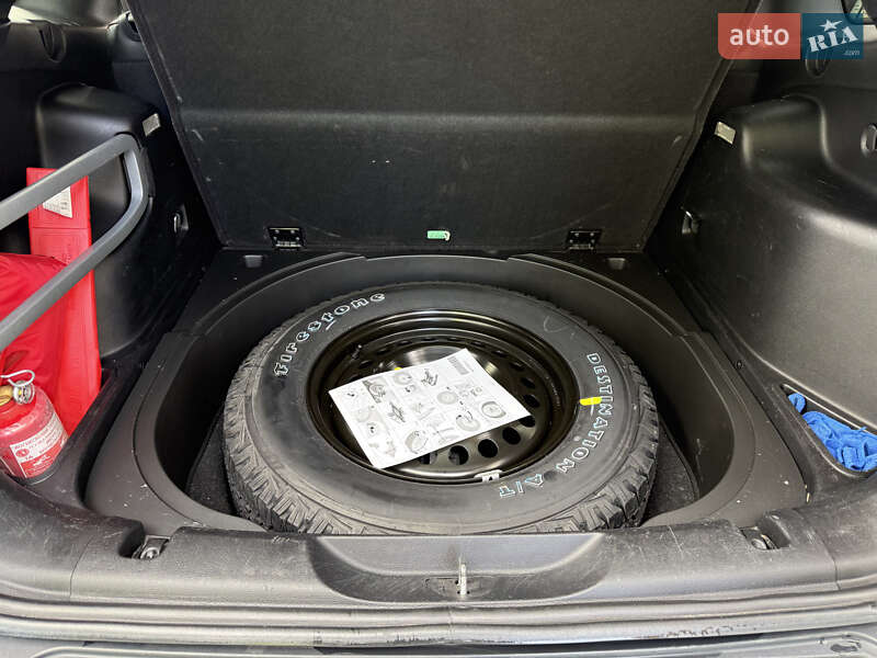 Позашляховик / Кросовер Jeep Cherokee 2015 в Новояворівську