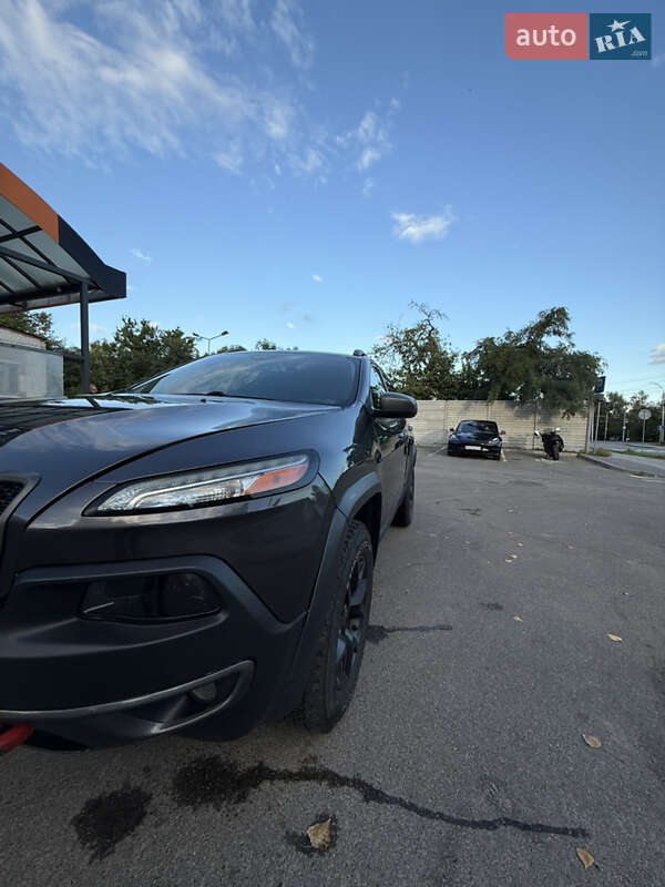 Внедорожник / Кроссовер Jeep Cherokee 2016 в Чернигове