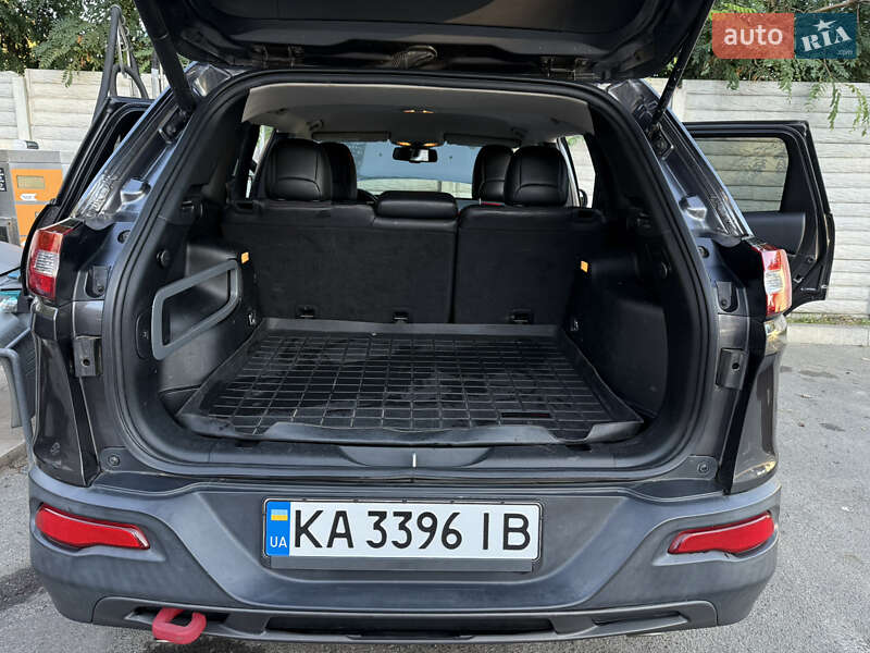 Внедорожник / Кроссовер Jeep Cherokee 2016 в Чернигове