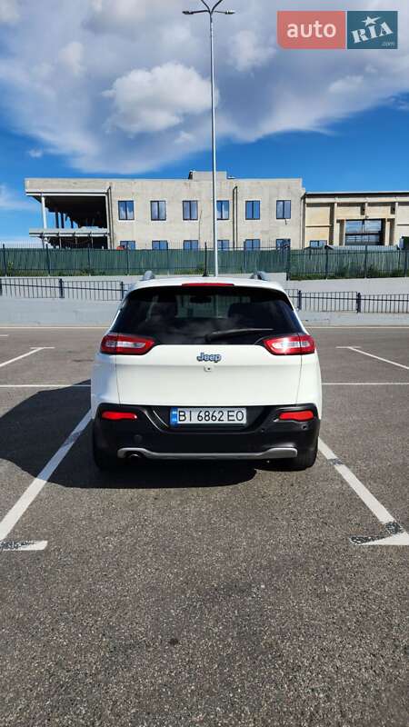 Внедорожник / Кроссовер Jeep Cherokee 2016 в Полтаве
