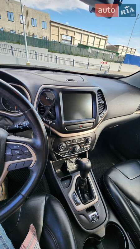 Внедорожник / Кроссовер Jeep Cherokee 2016 в Полтаве